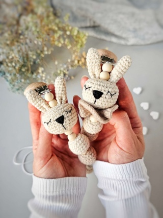 Zawieszka do smoczka z króliczkiem