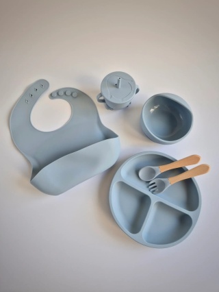 Niebieski zestaw silikonowy do karmienia dziecka