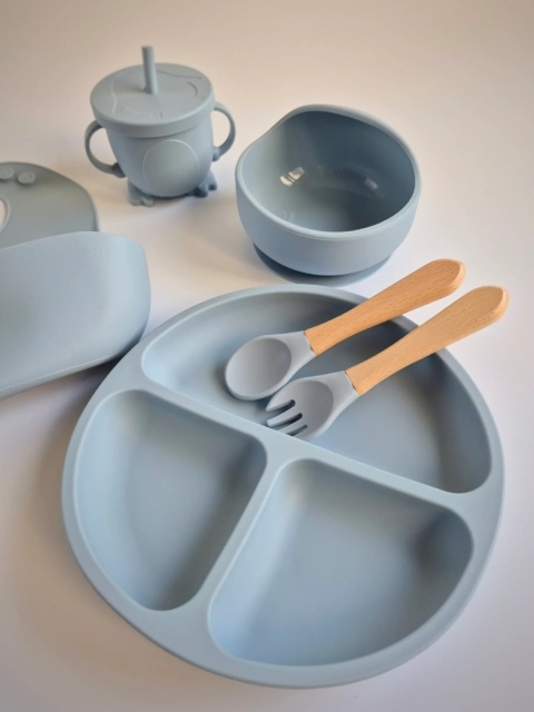 Niebieski zestaw silikonowy do karmienia dziecka