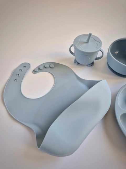 Niebieski zestaw silikonowy do karmienia dziecka