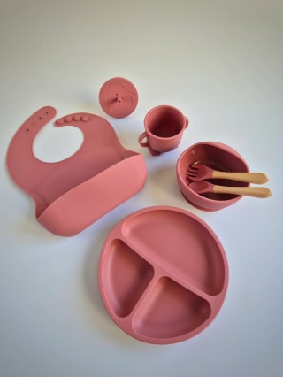Zestaw silikonowy do karmienia dziecka – brudny róż