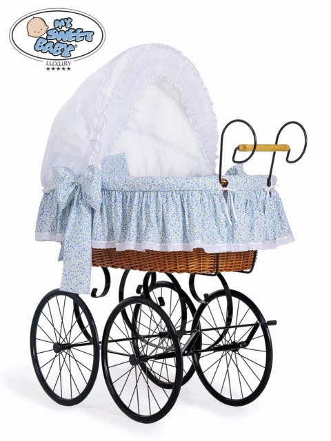 Kosz Mojżesza Retro Jasmine - Naturalny + niebiesko-biała pościel z białą koronką Kosz Mojżesza Retro Jasmine - Naturalny + niebiesko-biała pościel z białą koronką