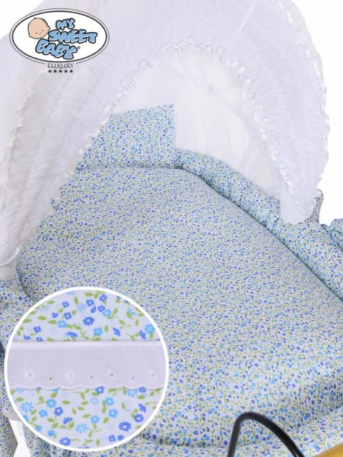Kosz Mojżesza Retro Jasmine - Naturalny + niebiesko-biała pościel z białą koronką Kosz Mojżesza Retro Jasmine - Naturalny + niebiesko-biała pościel z białą koronką